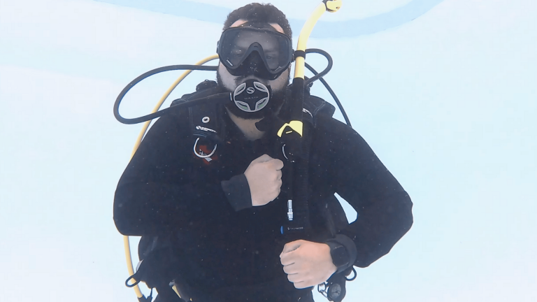 25 Scuba Hand Signals Every Diver Must Know - Airkayaks
