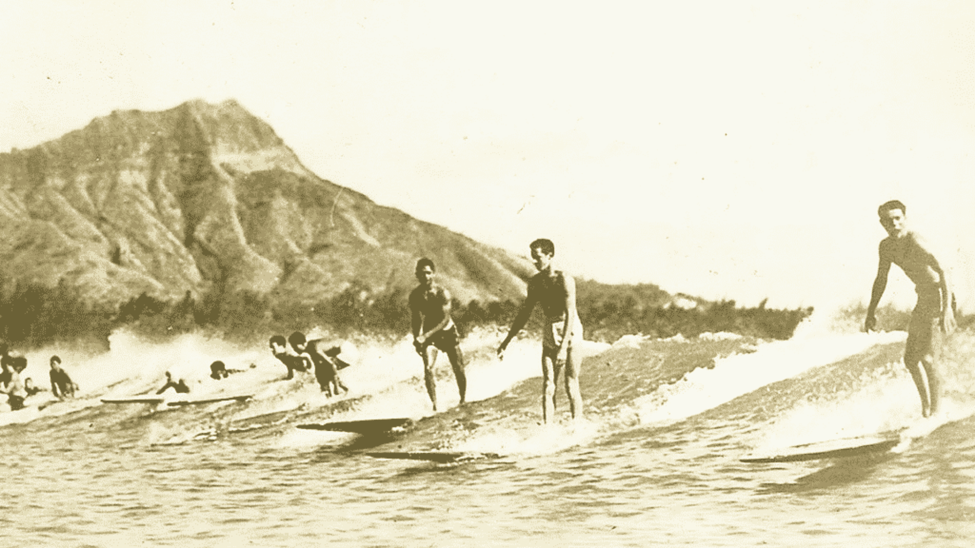 surfing Hawai