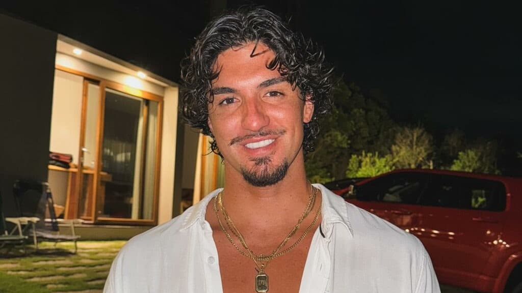 Gabriel Medina in white shirt