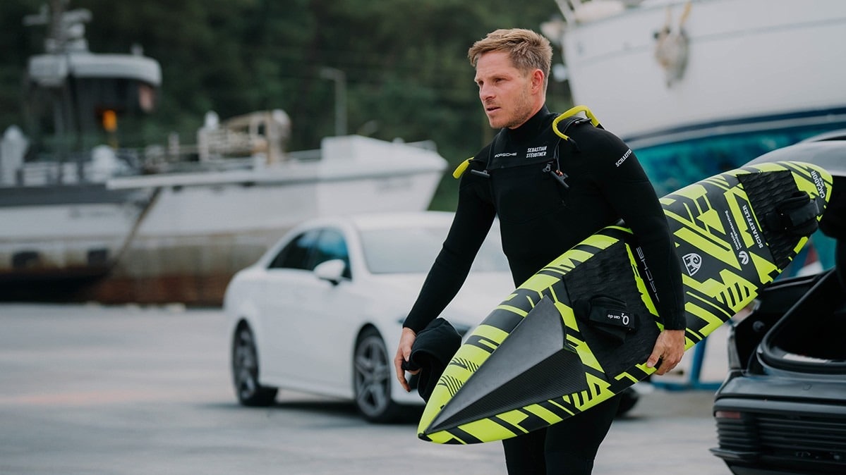 sebastian-steudtner-surfboard-surface-