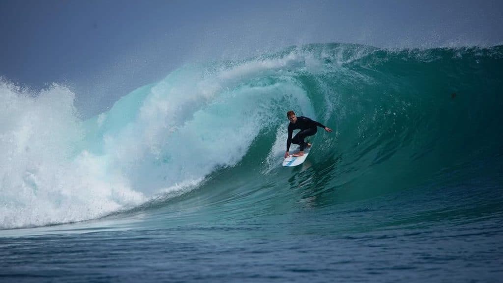 27 Best Surf Spots in the World for Every Skill Level