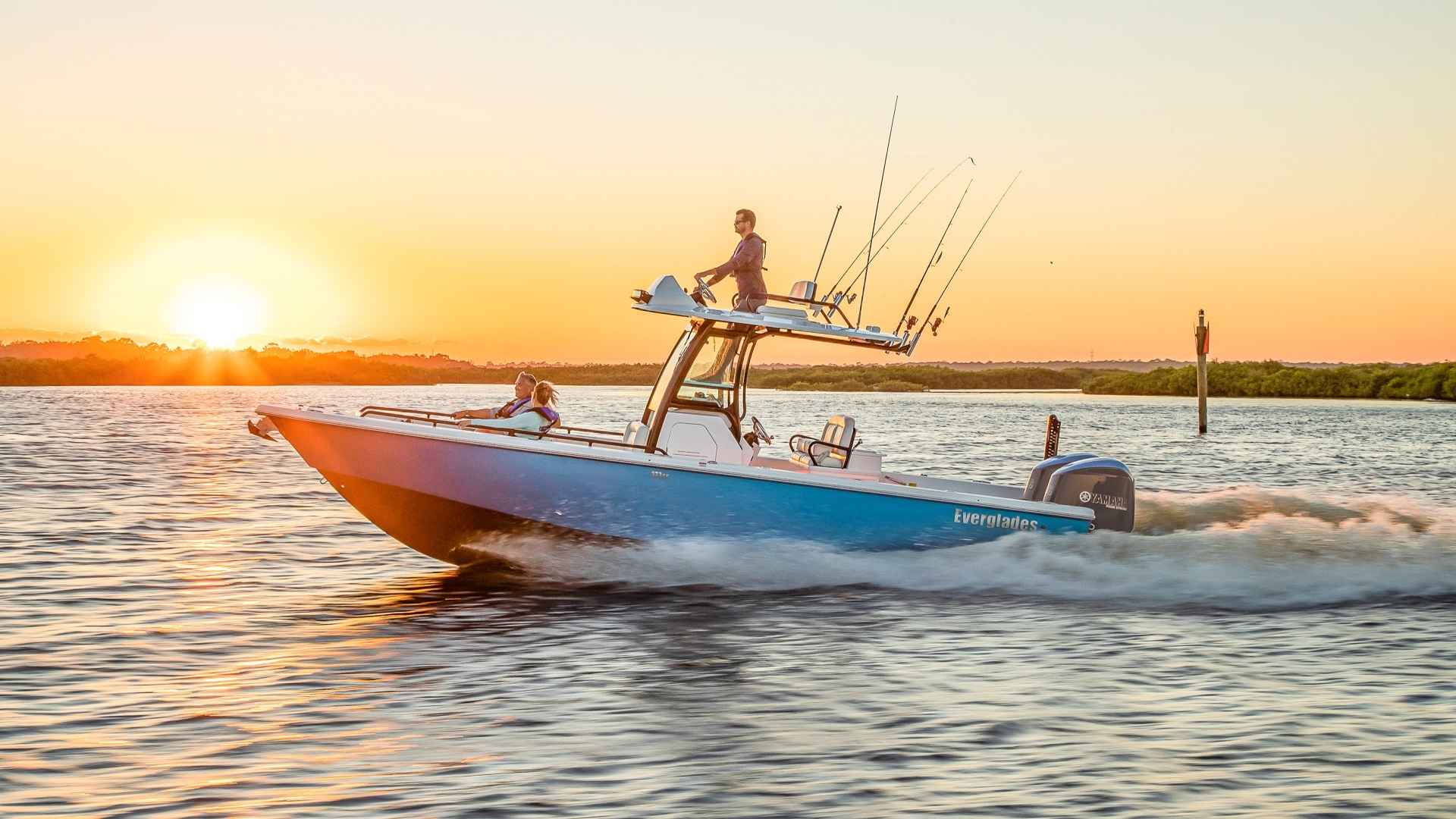 Everglades 273CC center console boat built for offshore fishing trips
