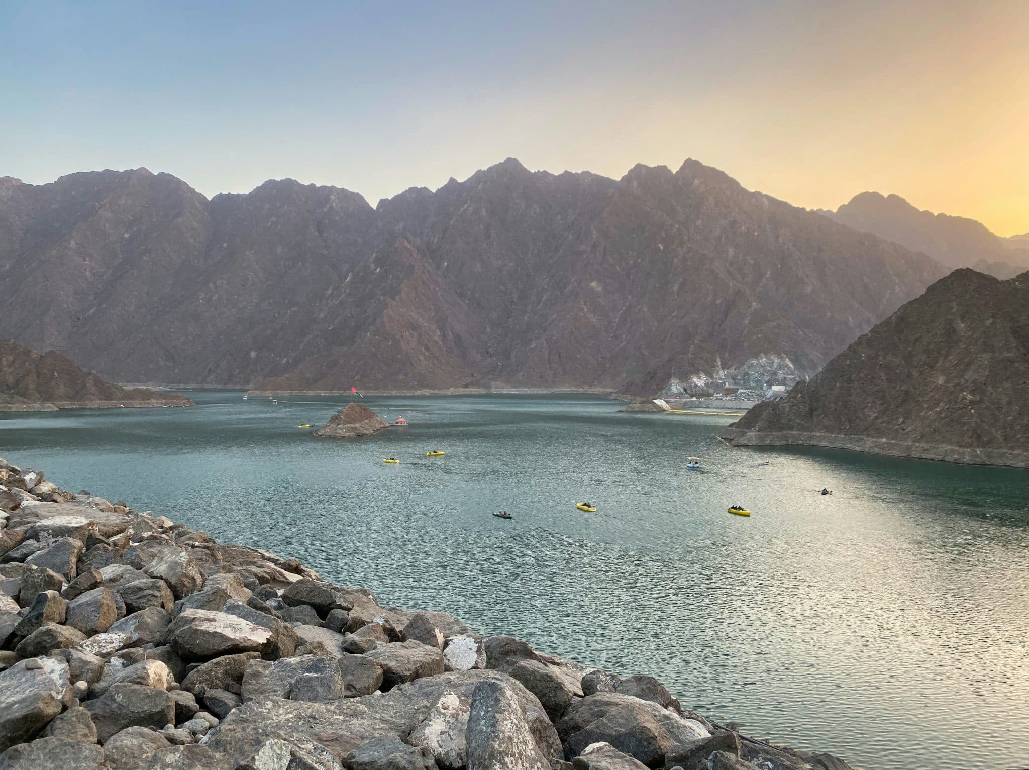 Discover the UAE Coastline: From Inflatable Kayaks to Private Yachts