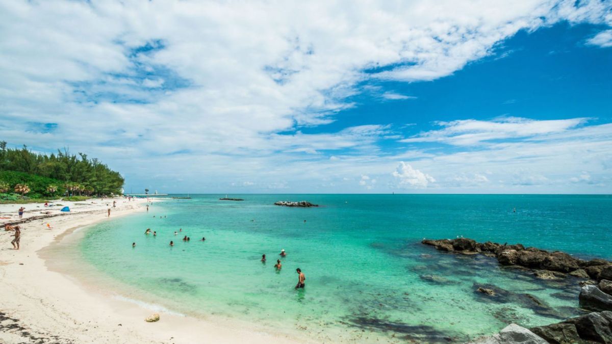 Fort Zachary Taylor Historic State Park in Key West with clear water and rocky shoreline for snorkeling